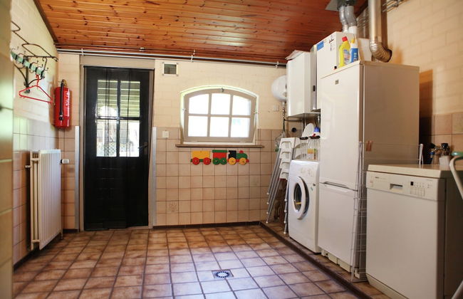 Family Farmhouse With Go-karts - Photo 24