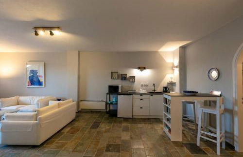 RETREAT VILLA BY THE SEA WITH POOL IN PORTO HELI - Foto 39