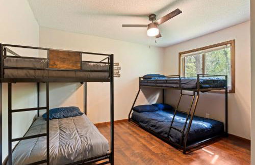 Large Home with lake views and space to entertain friends - Foto 17