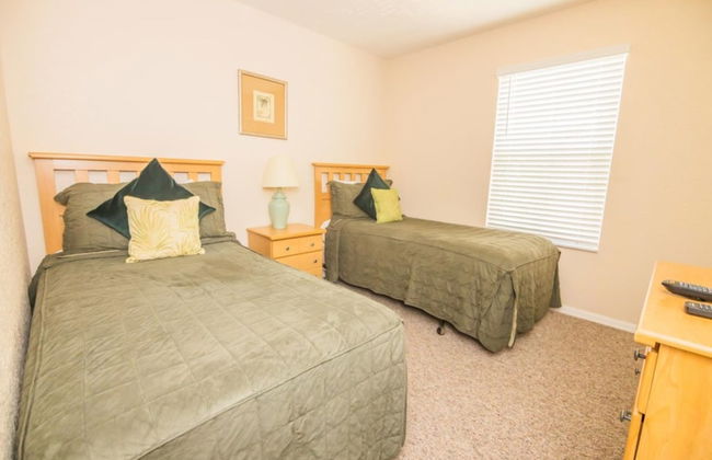 Lynval's Regal Palms Resort Townhome - Photo 5