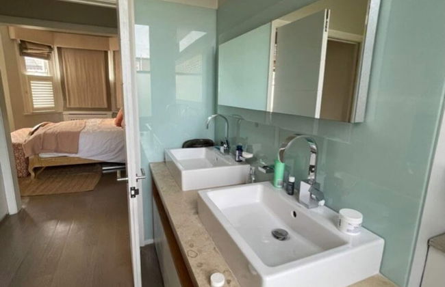 Secluded & Serene 3BD Family Home - Wandsworth! - Foto 16