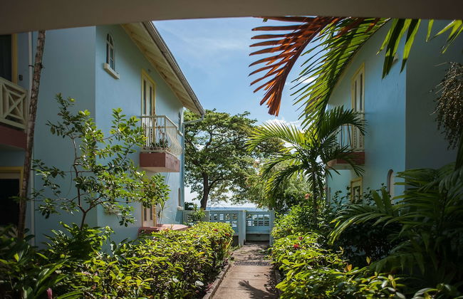 Point Village Studios and Suites - Photo 58