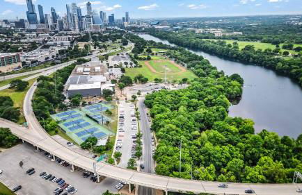 4BR Luxury Stay | 2 Kings | Near DT | Family+Games - Foto 44