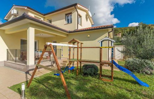 Villa Marilu, modern villa with pool near the sea - Foto 11