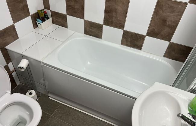 Remarkable 1-bed Studio Apartment in Redbridge - Foto 9