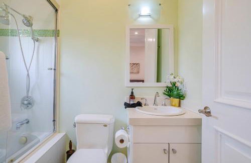 Regal 4 bed with hot tub close to Universal sleeps 15 - Foto 30