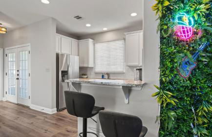 Upstay East Austin Retreat w Yard - 5min to Downtown - Foto 13