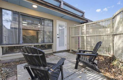 KING BED Well-Located Cozy Townhouse Retreat - Foto 24