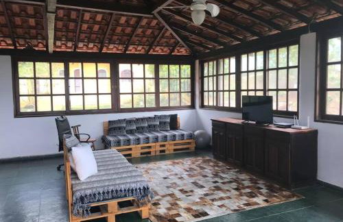 CASA SURYA, Piscina Fantástica, Churrasqueira, Completa, 18 HÓSPEDES na REGIÃO DOS LAGOS - Casa de Campo - Foto 11