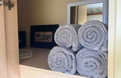 Entire 1bed Studio With Ensuite, Balcony & Parking - Foto 26