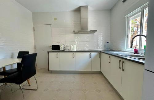 Villa with Pool, Chill-Out & BBQ - Foto 20