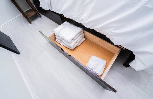 Close to the Action, Peaceful When You Return - Foto 47