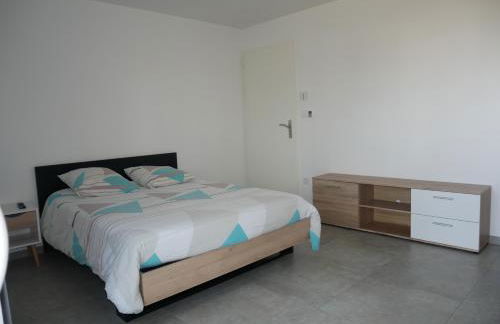 Studio lumineux avec terrasse - Photo 8