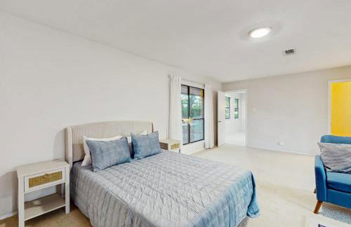 Cozy Dog-Friendly Home WITH Full Kitchen, Patio & Backyard, Close to Golf Course - Foto 19