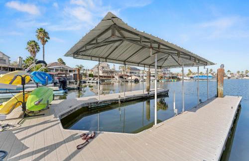 * Large Updated Waterfront Delta Manor Boat Dock * - Foto 27