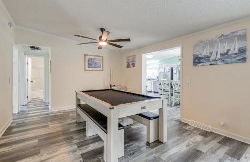 7 Mi to Beach! Sneads Ferry Family Home with Hot Tub - Foto 9