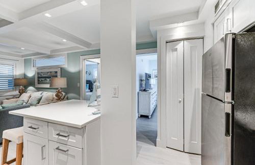 Coastal Downtown Naples Condo - Walk to the Beach! - Foto 13