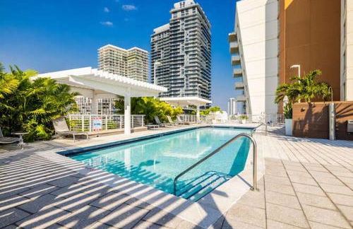 Miami Vice - Central Midtown Pool and Parking - Foto 2