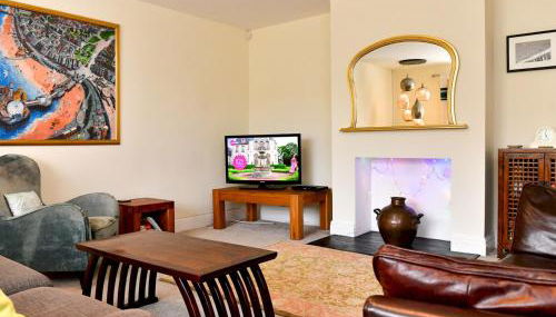 Spacious 4 Bedroom home with Parking Garden - Pass the Keys - Foto 4, Other