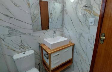 Casa com piscina e ar condicionado perto da Lagoa - Foto 7