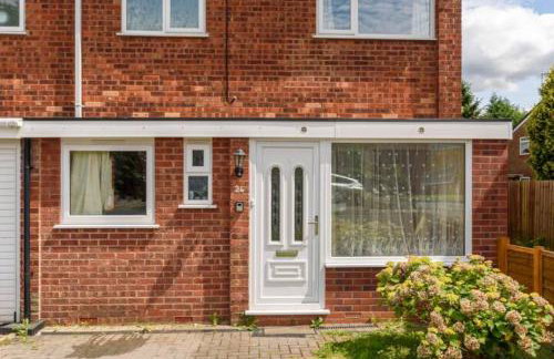 Overbury Lodge, Birmingham with FREE Parking - Photo 35