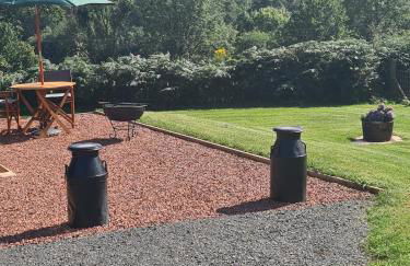 Shepherd's Hut in heart of the Brecon Beacons - Photo 37
