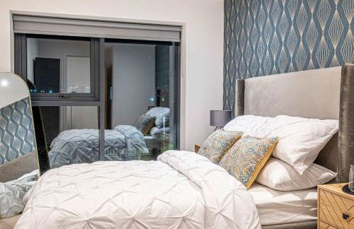 Luxury 2BR Penthouse-1, Private Terrace, City Center, Free Parking - Foto 25