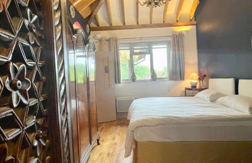 Tree Tops Holiday Let & Sauna South Downs West Sussex Sleeps 10 - Foto 14