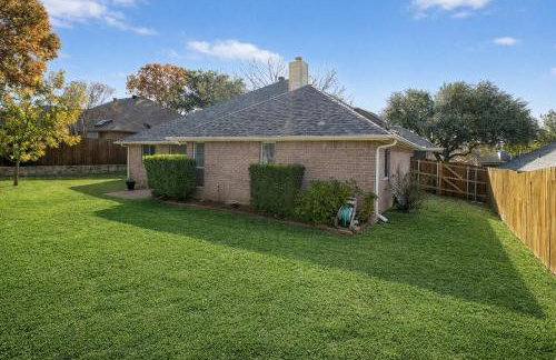 DFW Family Fun Retreat Game Room Pool Table Air Hockey Arcade Work Space Grill BBQ Firepit - Foto 61