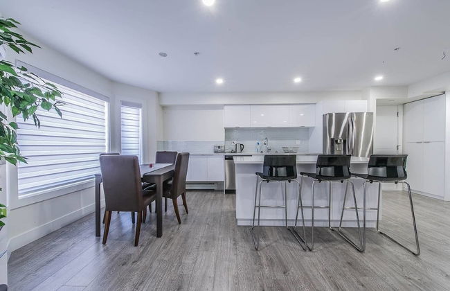 Private Luxurious Suite for Beach Getaway - Photo 1