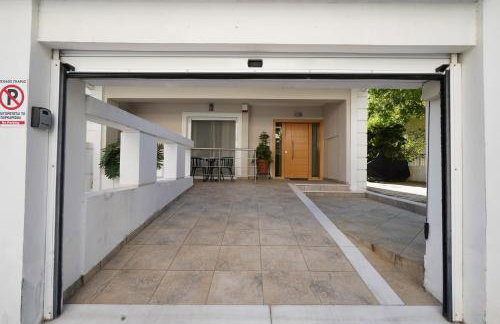 Garden Apartment next to the Mall -Private Parking - Photo 7