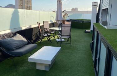 APARTAMENTO ATICO gran terraza y Jacuzzi cerca de la playa - Photo 1