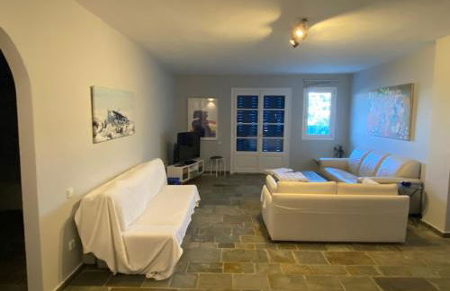 RETREAT VILLA BY THE SEA WITH POOL IN PORTO HELI - Foto 43