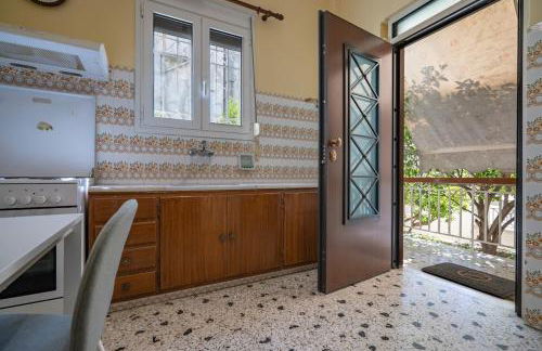 Retro 2-Bdrm House Near Metro in Heraklion by ΜΡS - Foto 36