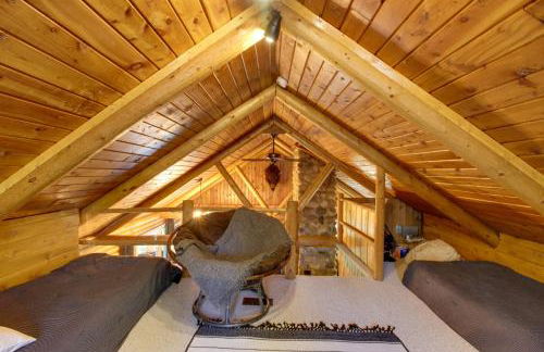 1 Mi to Beach and Lake Breezy Point Cabin with Yard! - Foto 19