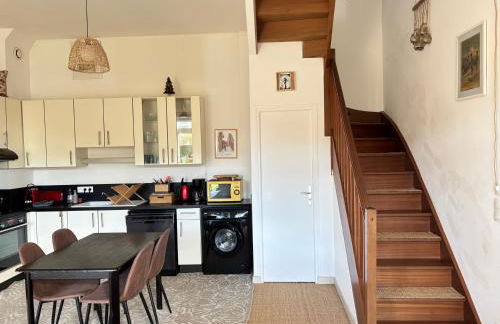 Les Douves Duplex 5 personnes lumineux avec jardin et terrasse aménagée , vue sur château à 5mn de la mer, proche Omaha Beach et Bayeux - Foto 15