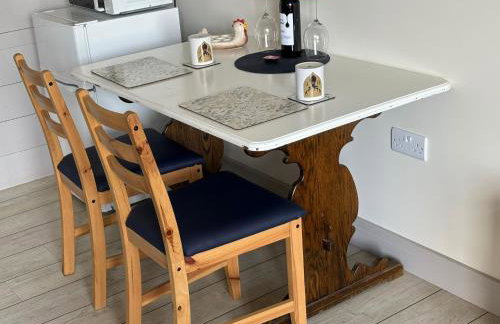 Poachers Hut 1-bed Cottage, Sleeps 2, Pet Friendly - Foto 51