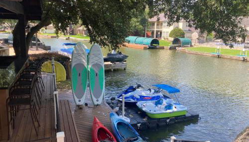 Best of Lake Conroe - Sleeps 16 - Lakefront Memories - Foto 2, sunbed