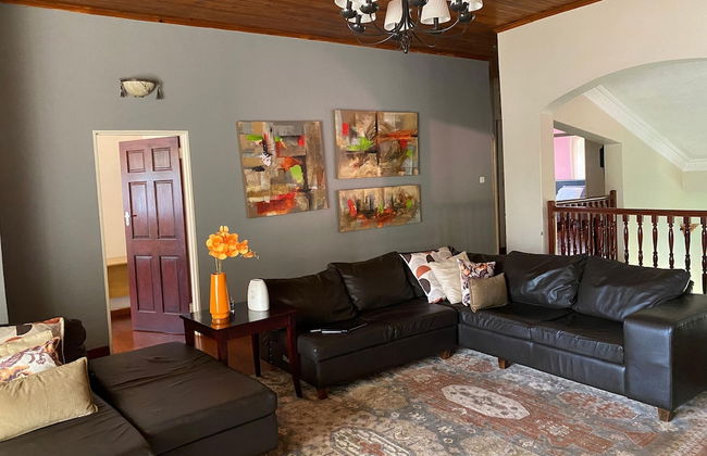 Luxurious 4 bed With Pool in Helensvale - 2255 - Foto 48