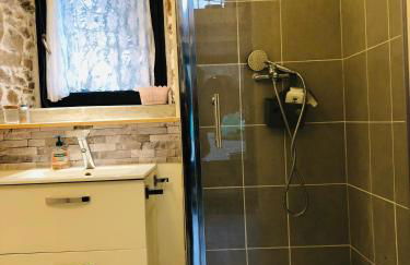 Gîte au Calme 2 à 6 personnes dans un paysage totalement paisible -plages à 22 min- Quite Cottage 2 to 6 persons in total peaceful landscape -beaches at 22 min- - Foto 18