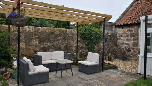 Carpenters Cottage- coastal stay with garden - Foto 5, Garden