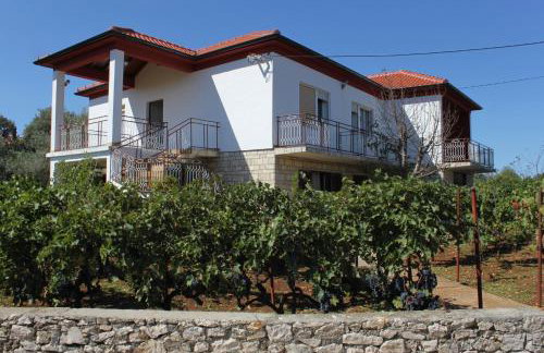 Apartments with a parking space Ugljan - 8404 - Foto 3