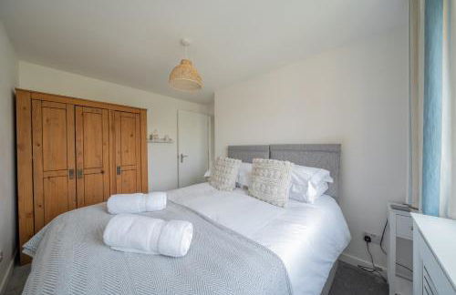 HighTide - 2 bed with parking, balcony & sea view. - Photo 2