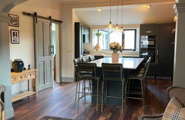 Lewis Lodge - Stunning & Exclusive Luxury Home in the Heart of Ballater, Royal Deeside - Foto 2