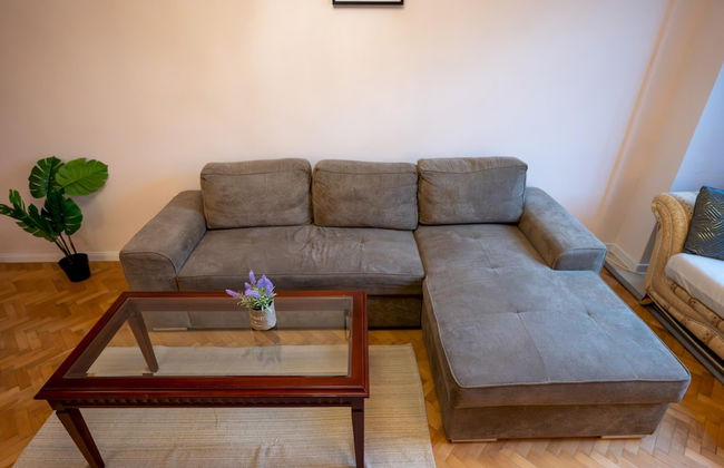 Spacious 1bdr Apartment Near City Center - Foto 1