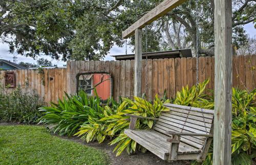 Walk to Beach from Chic Old Town Apartment with Yard - Foto 18