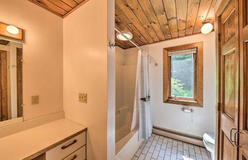 Sebago Lake Gem on Private Cove with Boat Dock! - Foto 19