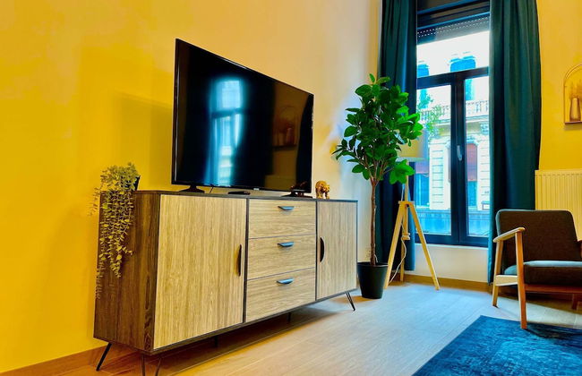 Luxury 2BR 2BA Near Fashion District by Oneluxstay - Foto 20