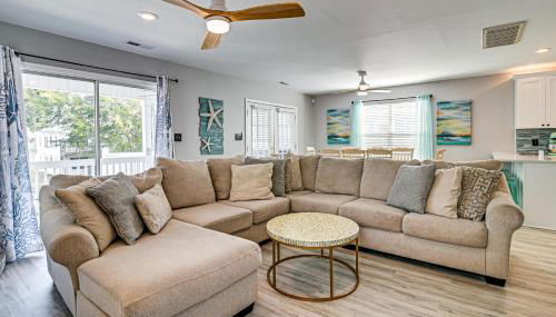 Walk to Ocean Surfside Beach Gem with Private Pool - Foto 5