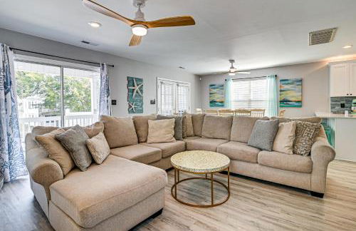 Walk to Ocean Surfside Beach Gem with Private Pool - Foto 5